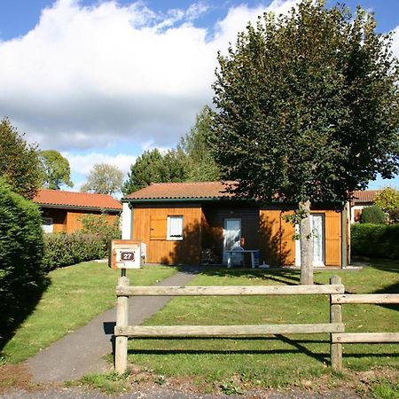 Gite Avec Cheminee, Terrasse Et Wifi - Animaux Acceptes - Fr-1-496-163 Usson-en-Forez Bagian luar foto