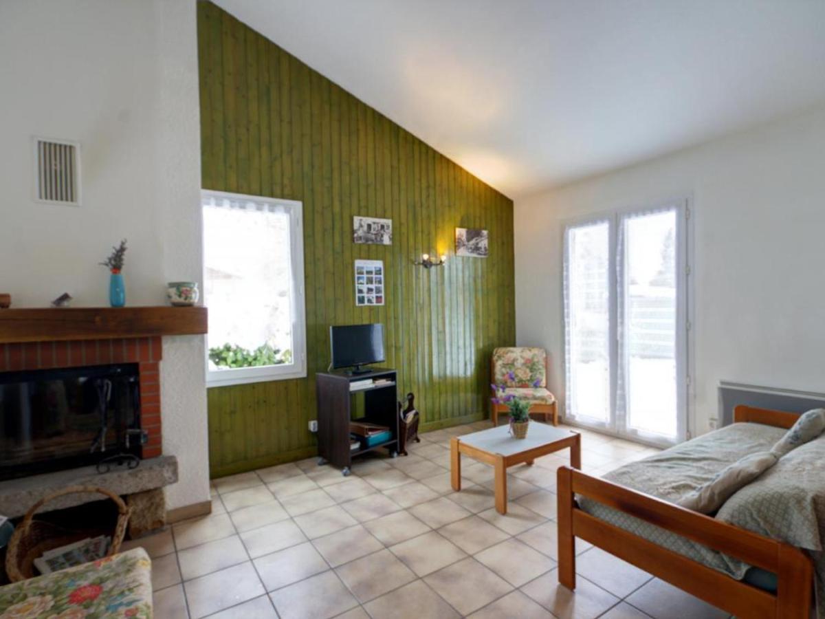 Gite Avec Cheminee, Terrasse Et Wifi - Animaux Acceptes - Fr-1-496-163 Usson-en-Forez Bagian luar foto